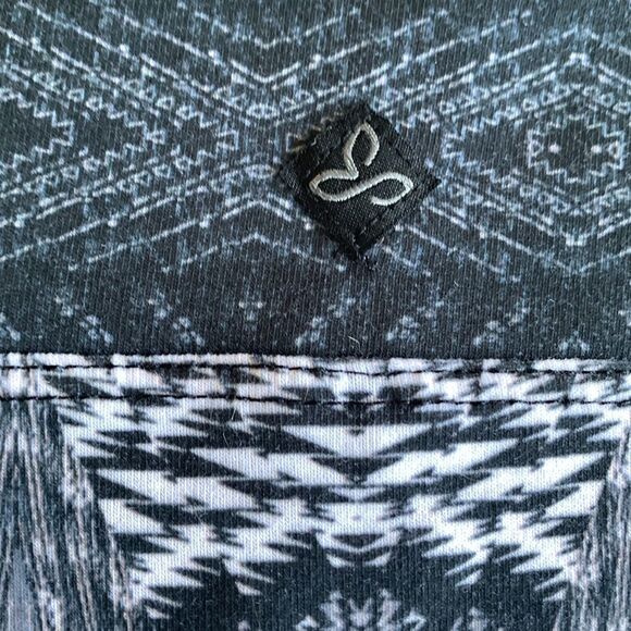 🟢3 items for $20 PRANA skirt pull on jersey knit zigzag print size women’s XS - Picture 3 of 10